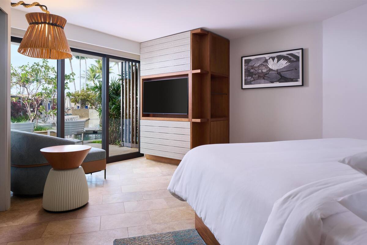 ห้องสวีท, ริมสระว่ายน้ำ (Adults Only) | เครื่องนอนระดับพรีเมียม, ผ้านวมขนเป็ด, มินิบาร์ฟรีบ  างอย่าง