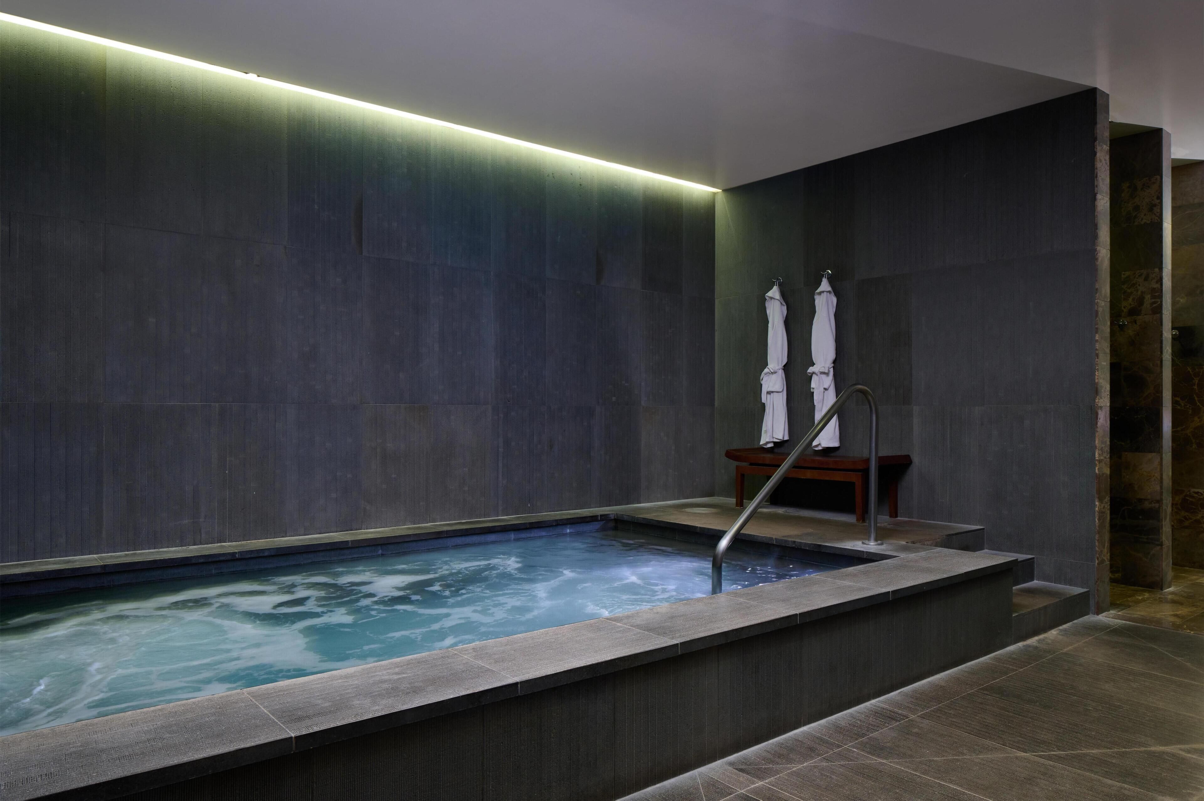 Couples treatment rooms, sauna, hot tub, steam room, body treatments