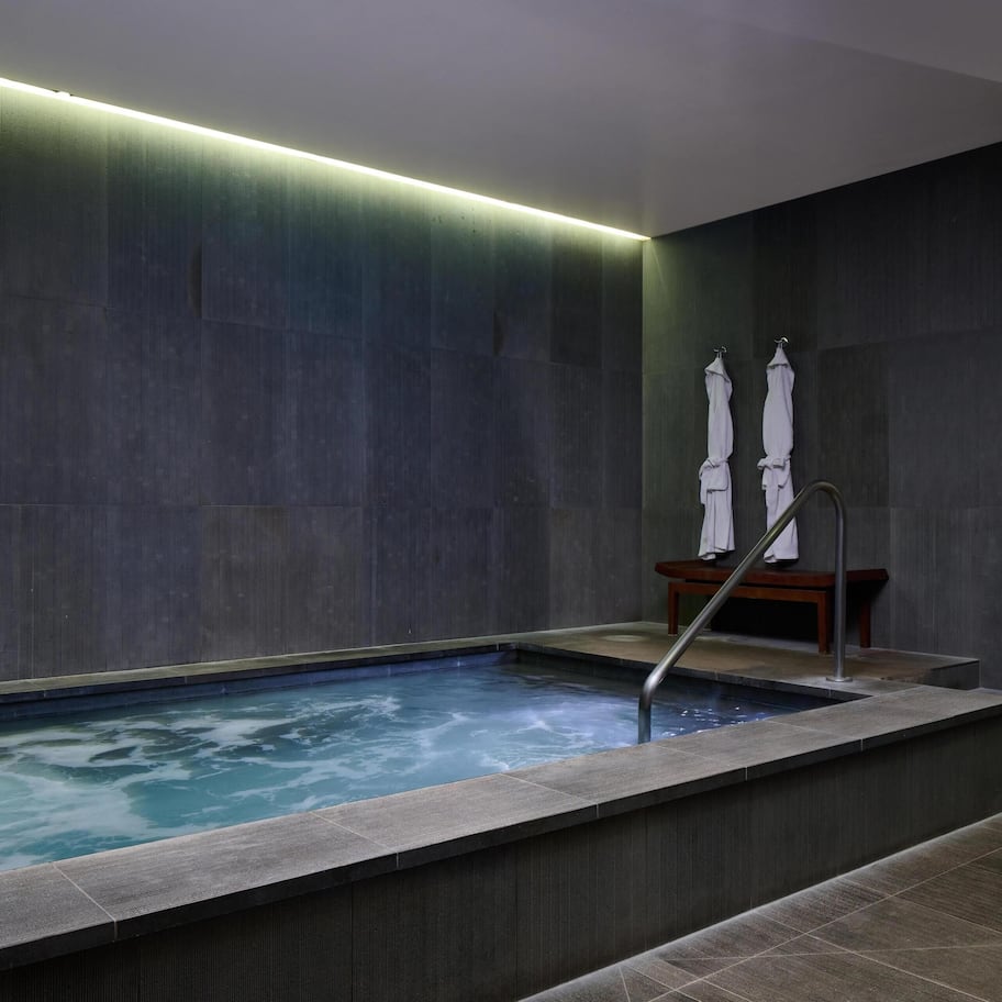 Couples treatment rooms, sauna, hot tub, steam room, body treatments