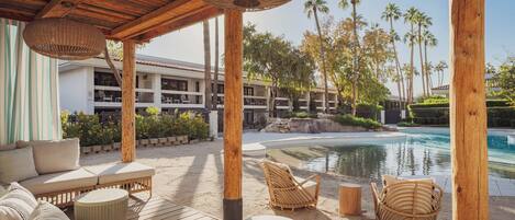 2 piscinas al aire libre, cabañas de piscina (de pago), sombrillas