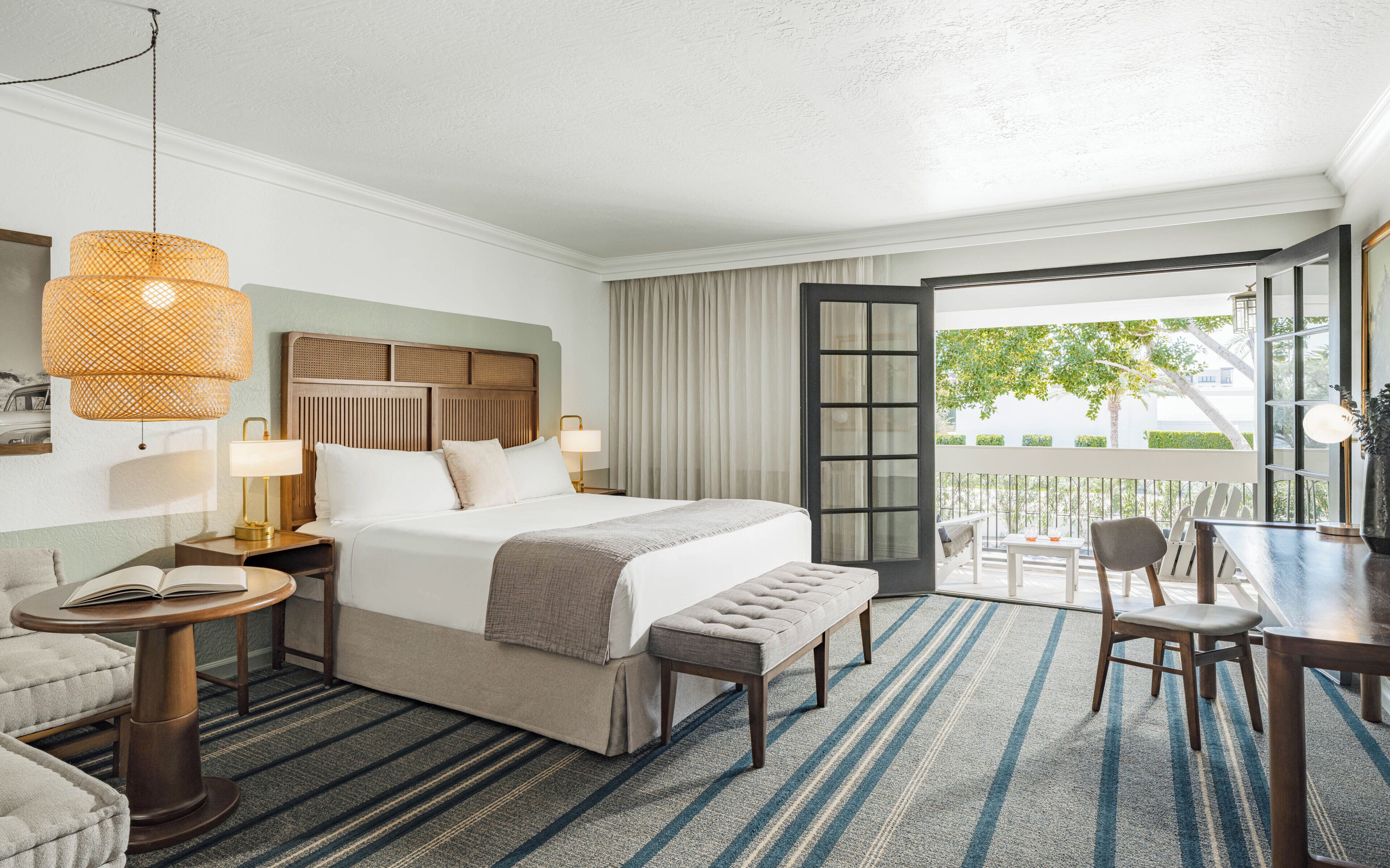 Room, 1 King Bed, Patio (Guest) | Frette Italian sheets, premium bedding, down comforters, minibar
