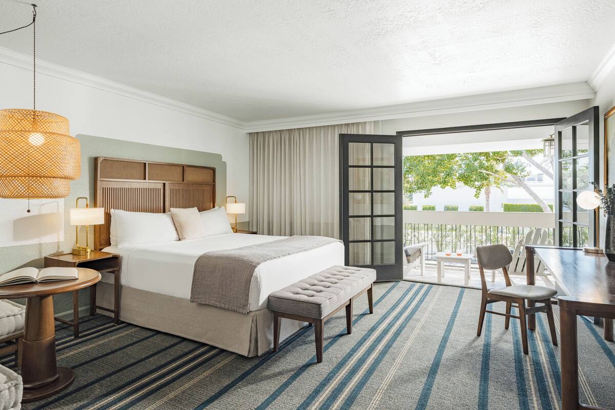 Room, 1 Katil Raja (King), Patio (Guest) | Cadar Frette Itali, peralatan tempat tidur premium, gebar bulu kapas 
