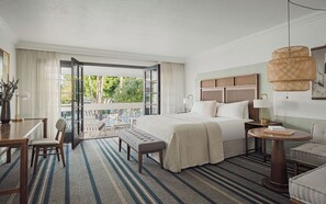 Frette Italian sheets, premium bedding, down comforters, minibar