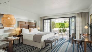 Room, 1 King Bed (Pool) | Frette Italian sheets, premium bedding, down duvets, minibar