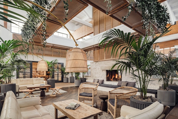 Pool views, serves lunch