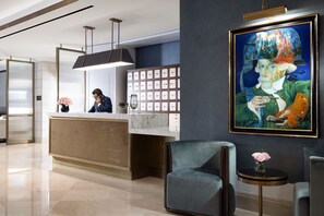 Concierge desk