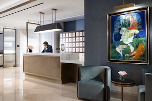 Concierge desk
