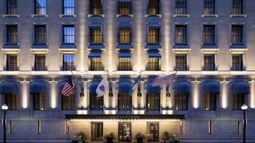 Fassade der Unterkunft – Abend/Nacht