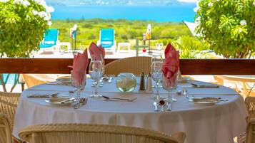 Petit déjeuner complet servi tous les jours en supplément