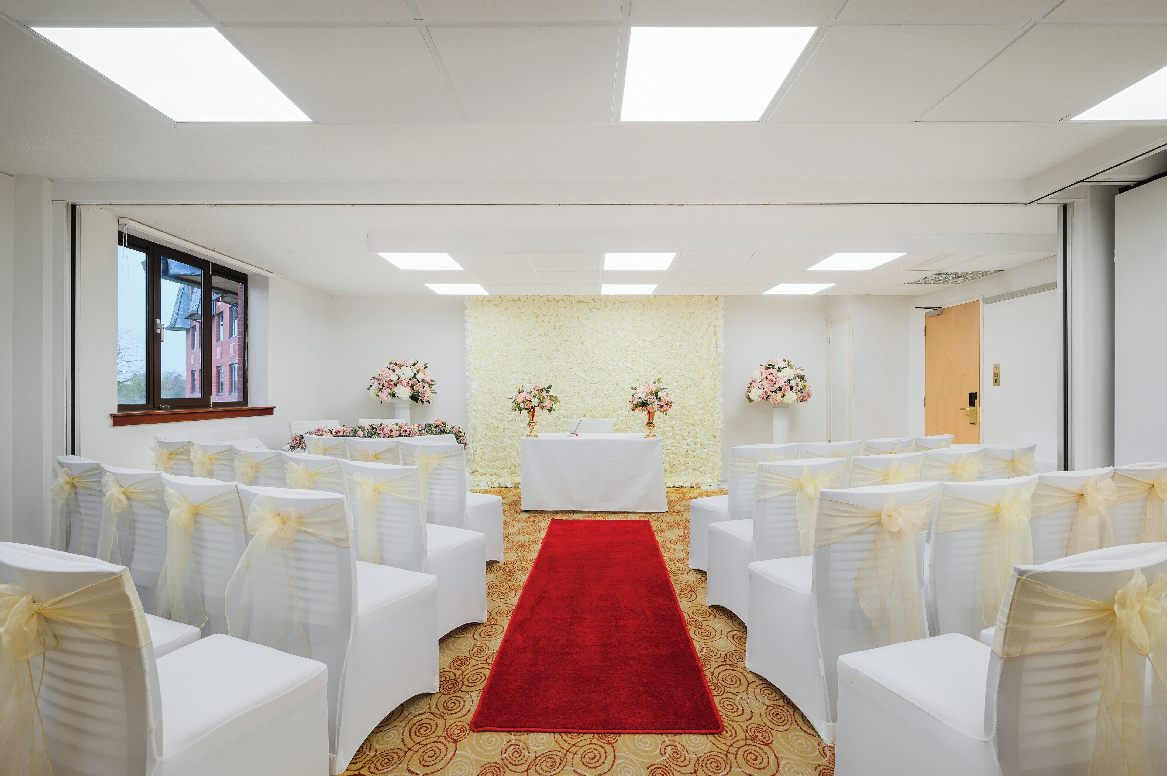 Photo - Holiday Inn Northampton by IHG