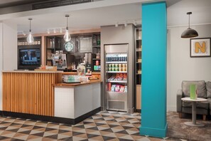 Bar (on property) - Holiday Inn Northampton by IHG (Northampton)