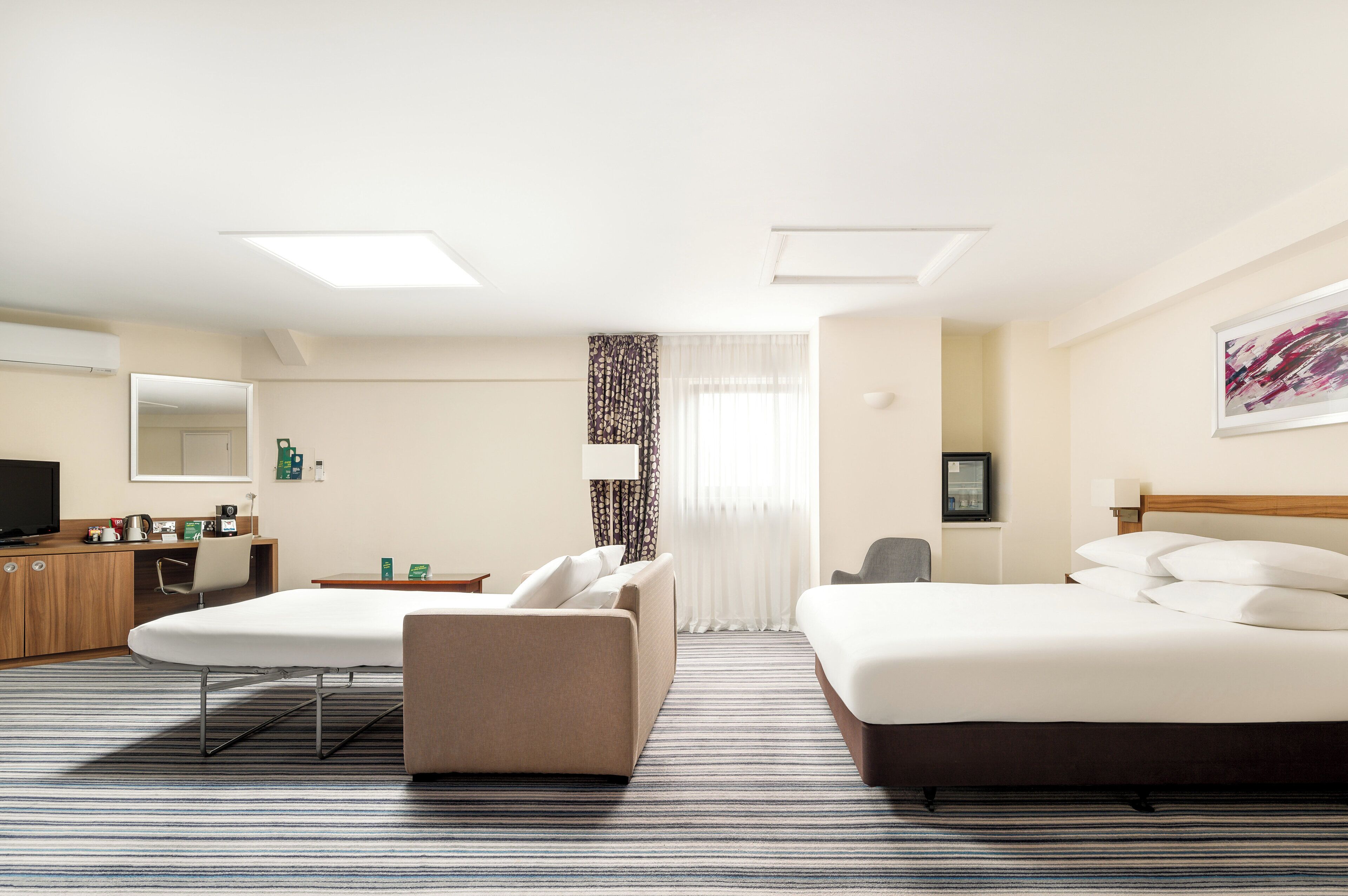 Photo - Holiday Inn Northampton, An Ihg