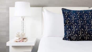 Egyptian cotton sheets, premium bedding, in-room safe, desk at YVE Hotel Miami