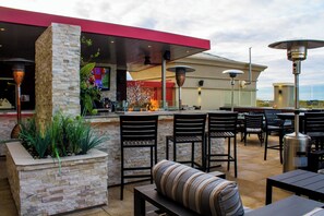 Terrace/patio - Holiday Inn Hotel & Suites St. Catharines Conference Center by IHG (St. Catharines)