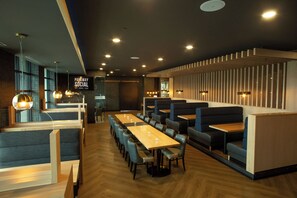 Desayuno buffet todos los días (con cargo) 