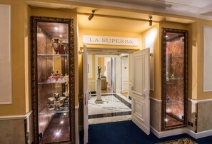 Presidential Suite | Down duvets, minibar, in-room safe, blackout curtains - Bristol Palace Hotel (Genoa)