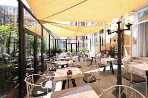 Lunch and dinner served - Bristol Palace Hotel (Genoa)