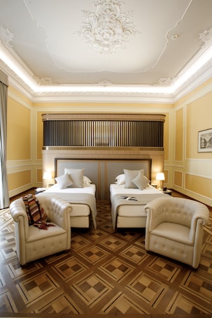 Presidential Suite | Down comforters, minibar, in-room safe, blackout drapes. Bristol Palace Hotel