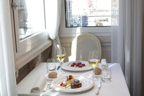 Lunch and dinner served - Bristol Palace Hotel (Genoa)