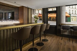 Bar (en el alojamiento)