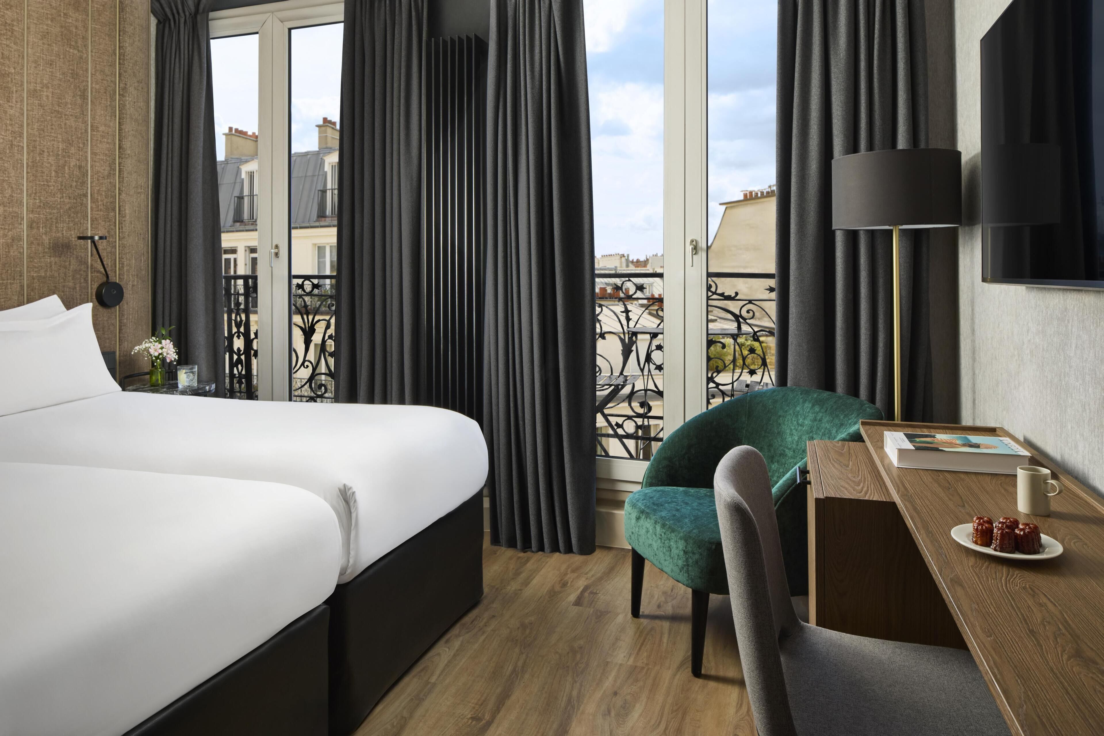 Ropa de cama de alta calidad y minibar 