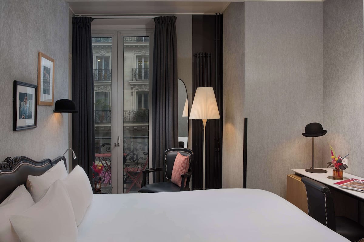 Standard Room, Balcony | 1 bilik tidur, peralatan tempat tidur premium, bar mini