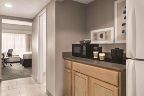 Suite, 1 Bedroom, Non Smoking | 1 bedroom, in-room safe, desk, laptop workspace
