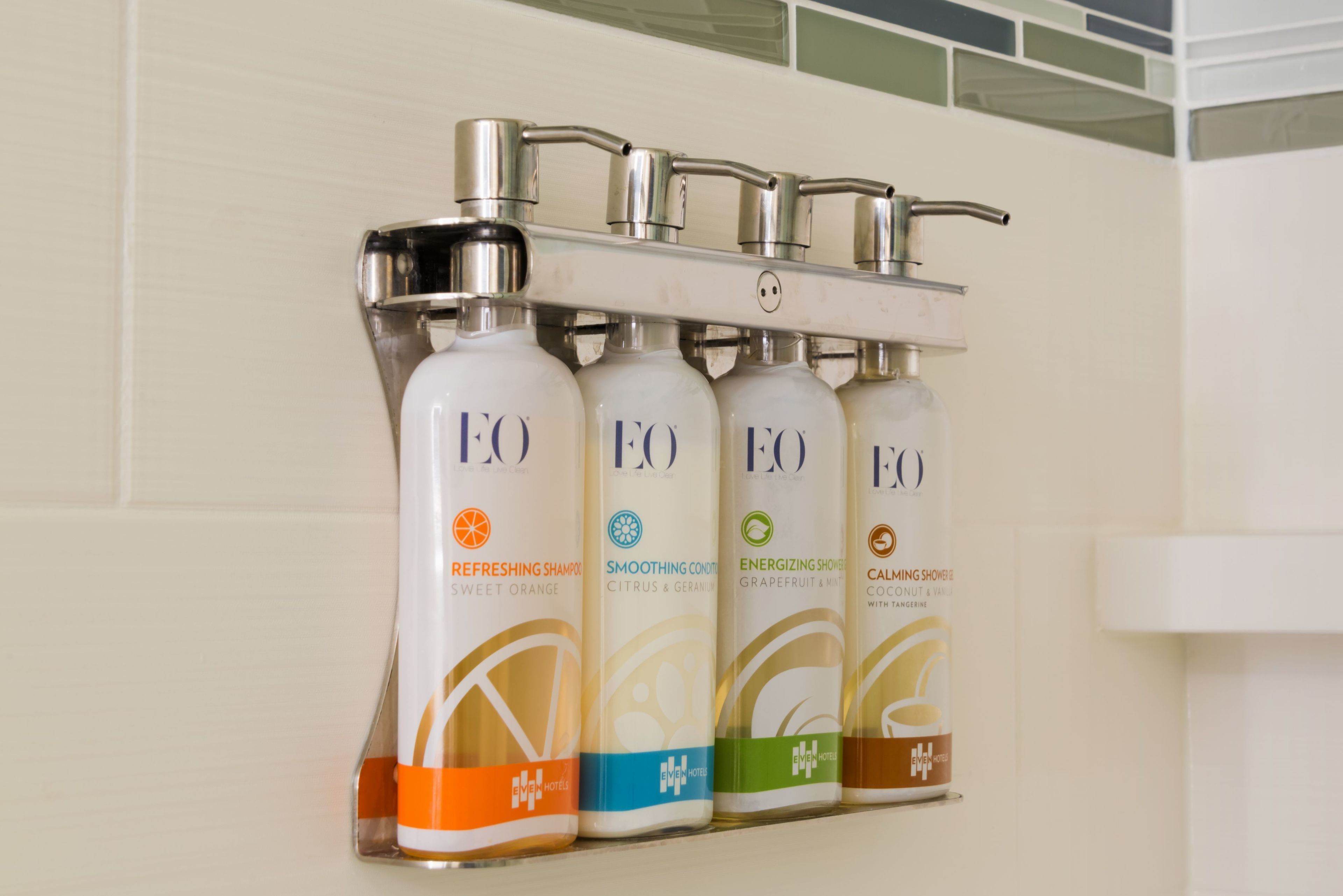 1 bedroom, individually decorated, individually furnished, desk