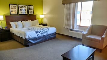 Suite, 1 King Bed with Sofa bed, Non Smoking