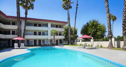 Howard Johnson by Wyndham Stockton