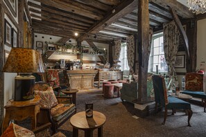 Coffee shop