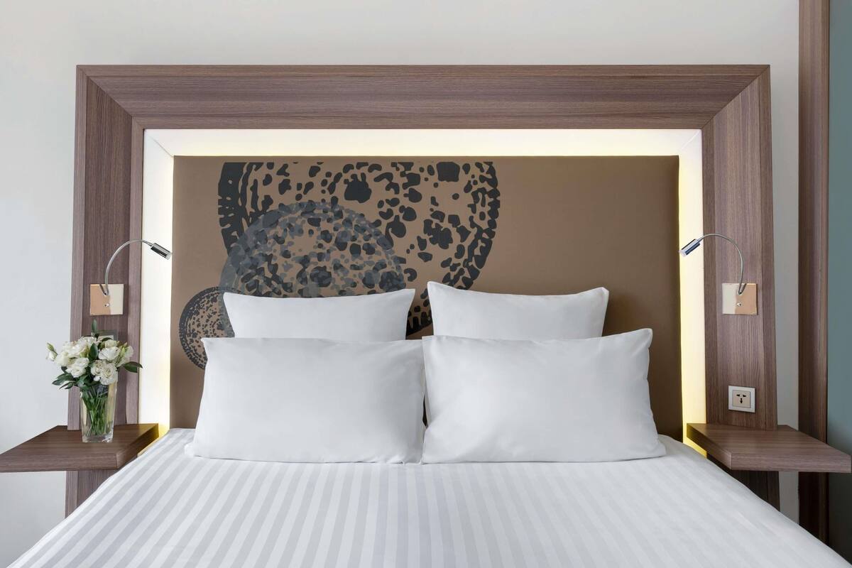Down comforters, minibar, in-room safe, desk