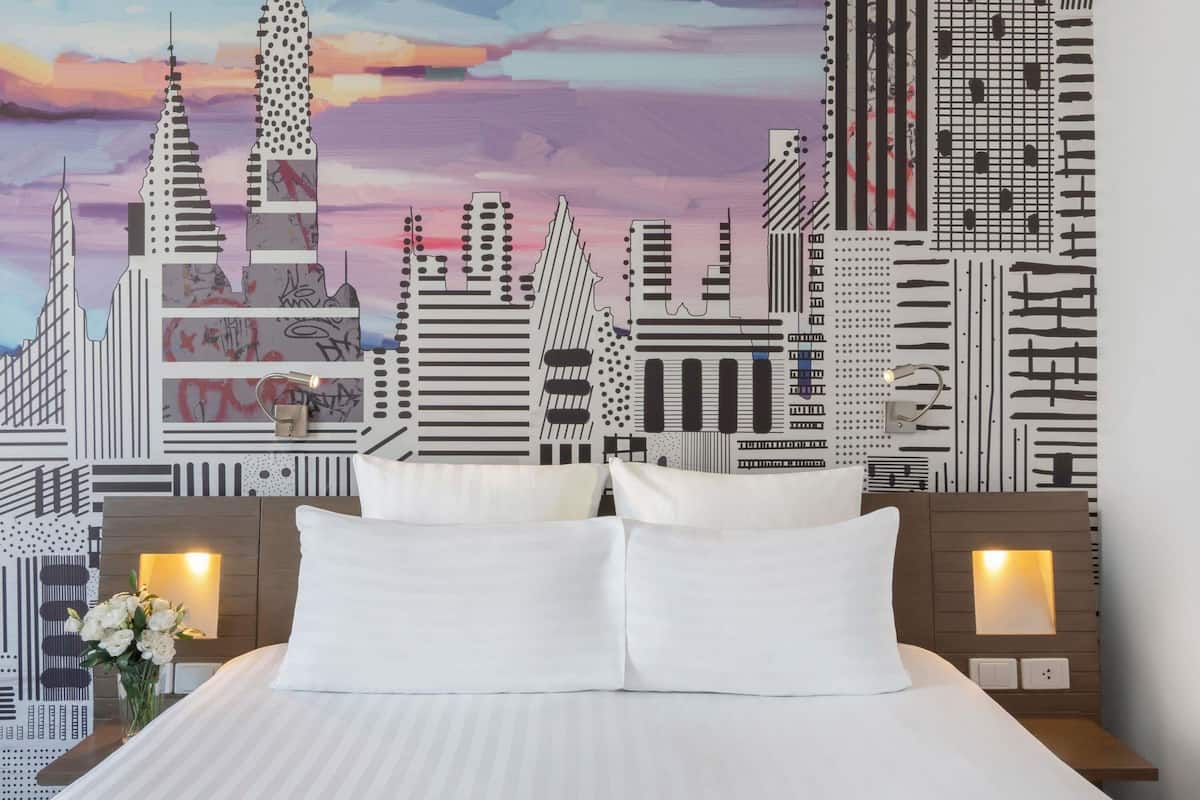 Superior Room, 1 Queen Bed | Down comforters, minibar, in-room safe, desk