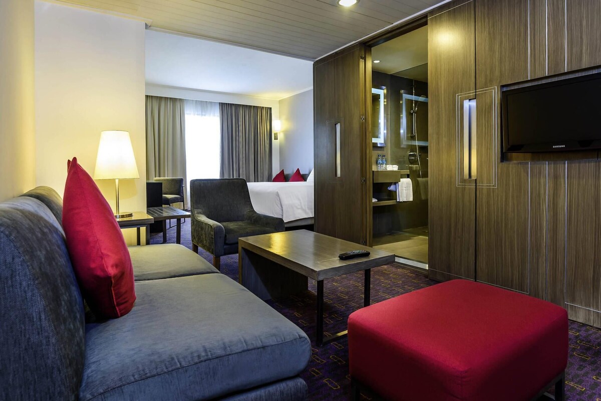 Superior Room, 1 King Bed with Sofa bed | Down comforters, minibar, in-room safe, desk