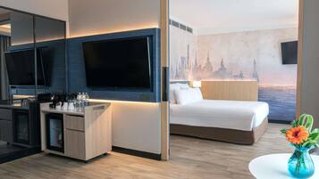 Junior Suite, 1 Queen Bed