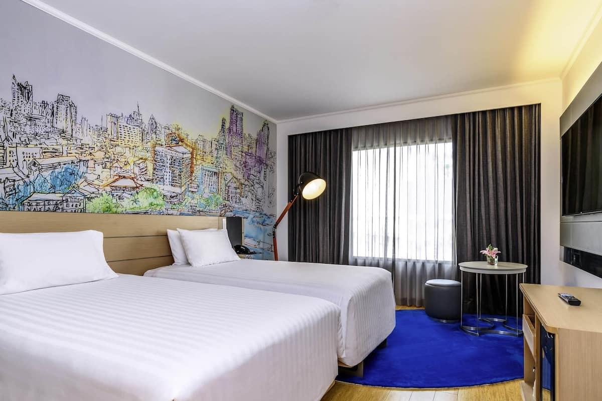 Deluxe Room, 2 Twin Beds | Down comforters, minibar, in-room safe, desk