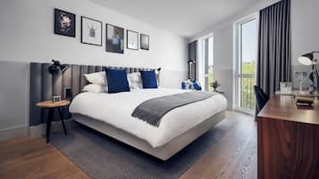 Hochwertige Bettwaren, Minibar, Zimmersafe, Schreibtisch