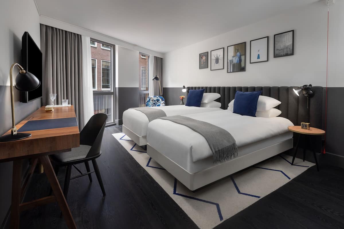 Ropa de cama de alta calidad y minibar