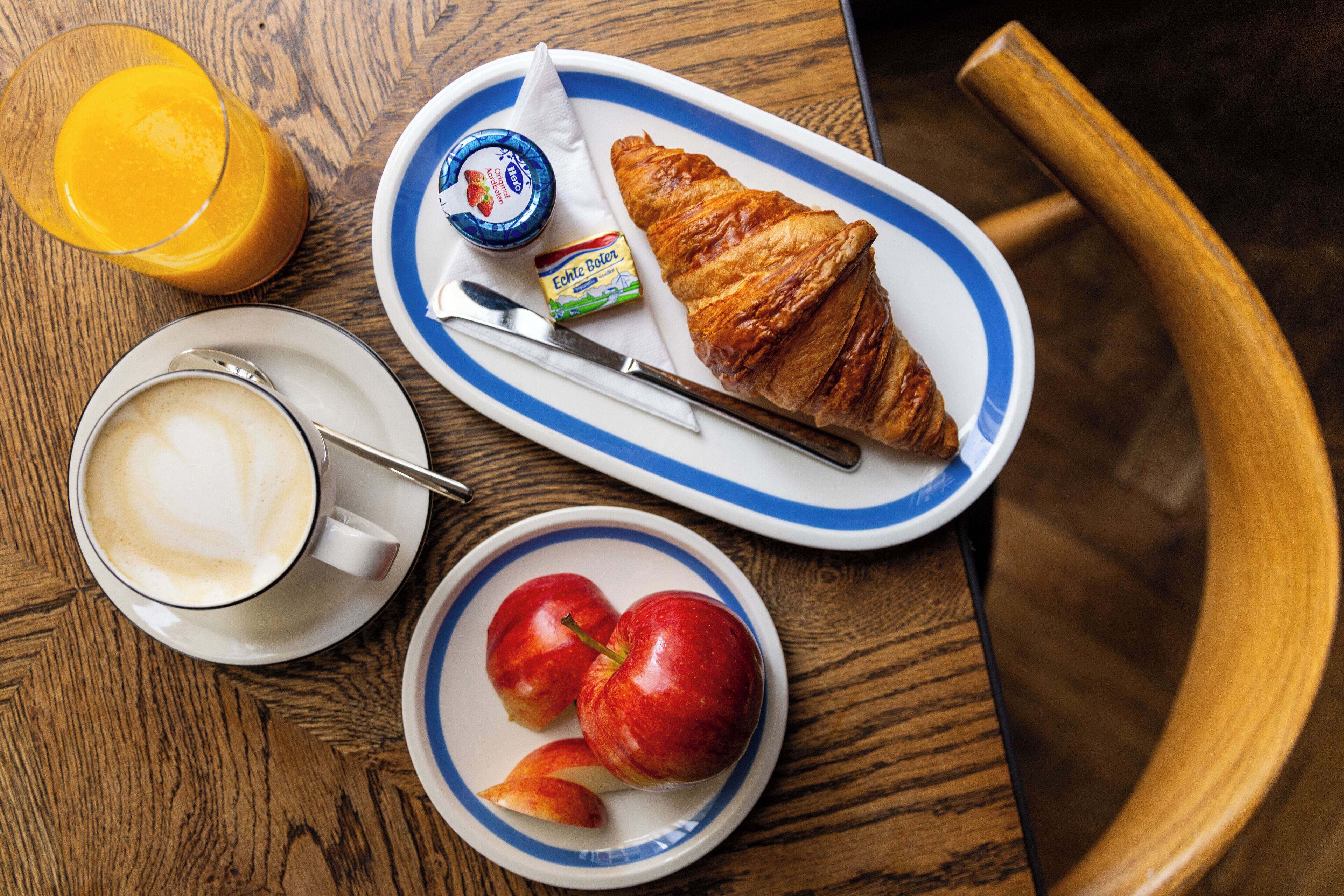 Daily buffet breakfast for a fee