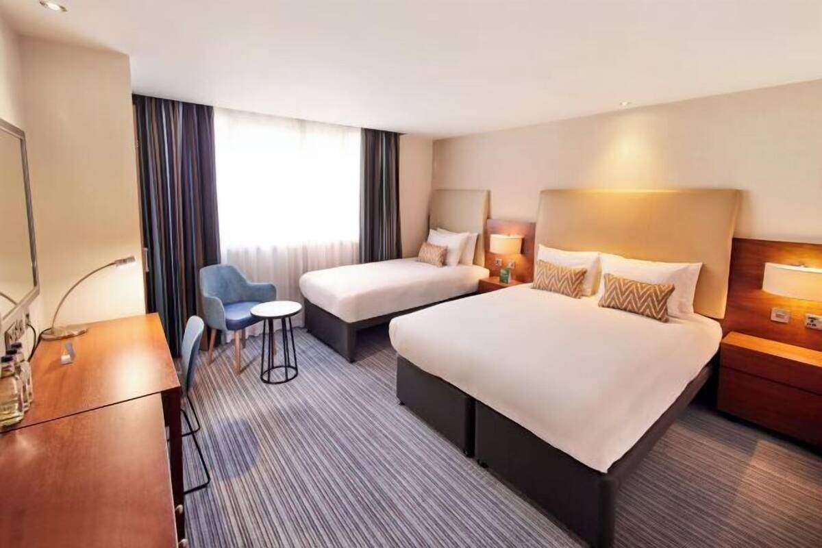Hypo-allergenic bedding, in-room safe, desk, laptop workspace