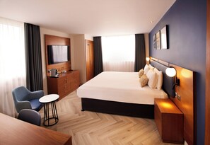 Deluxe Family Room Sleeps 4 | Ropa de cama hipoalergénica y caja de seguridad en la habitación 