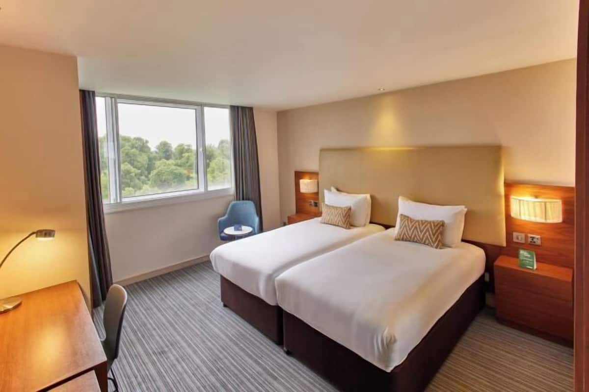 Hypo-allergenic bedding, in-room safe, desk, laptop workspace
