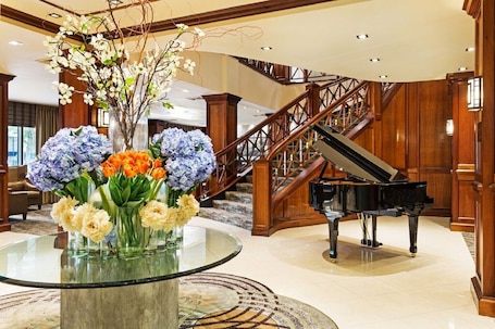 Entrada (vista interna). Crowne Plaza Knoxville Downtown University by IHG