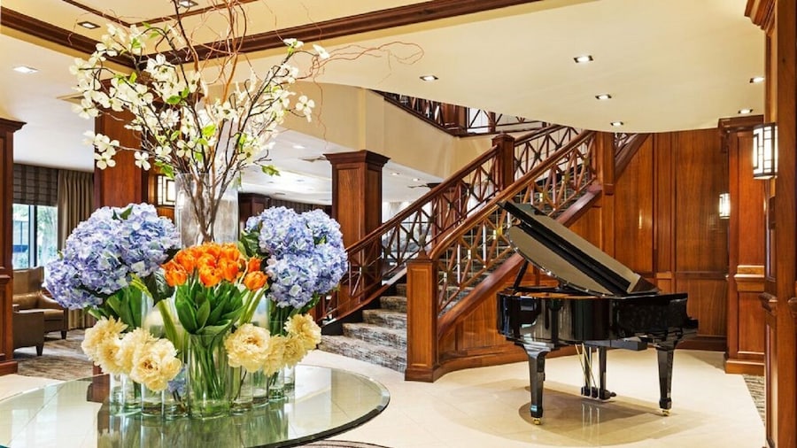 Crowne Plaza Knoxville Downtown University by IHG