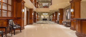 Crowne Plaza Knoxville Downtown University by IHG
