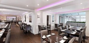 每日供應全套早餐 (每人 GBP15.95)