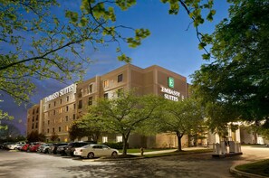 Exterior - Embassy Suites by Hilton Philadelphia Airport (Philadelphia)