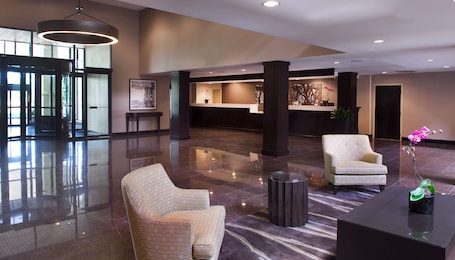 Reception. Embassy Suites by Hilton Philadelphia Airport