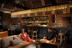 2 bars/lounges - Shangri-La Yanuca Island, Fiji (Yanuca Island)