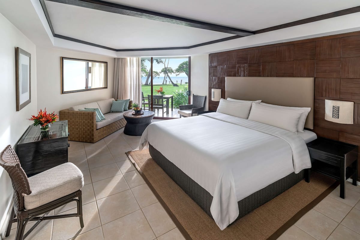 Ocean Deluxe King Room | 1 bedroom, premium bedding, in-room safe, desk